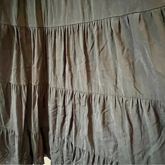 La Ven Women's Tiered Maxi Dress Size Medium Black Flutter Sleeves Boho Tie Neck - Picture 3 of 9